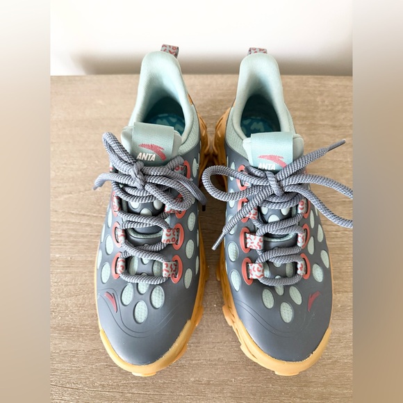 Anta Salehe Bembury x SB-02 in Balloonflower Blue and Tan Size Men’s 7.5 - Picture 8 of 8